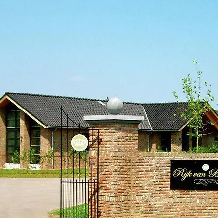 Chalet Zomerhuisje In Betuwe